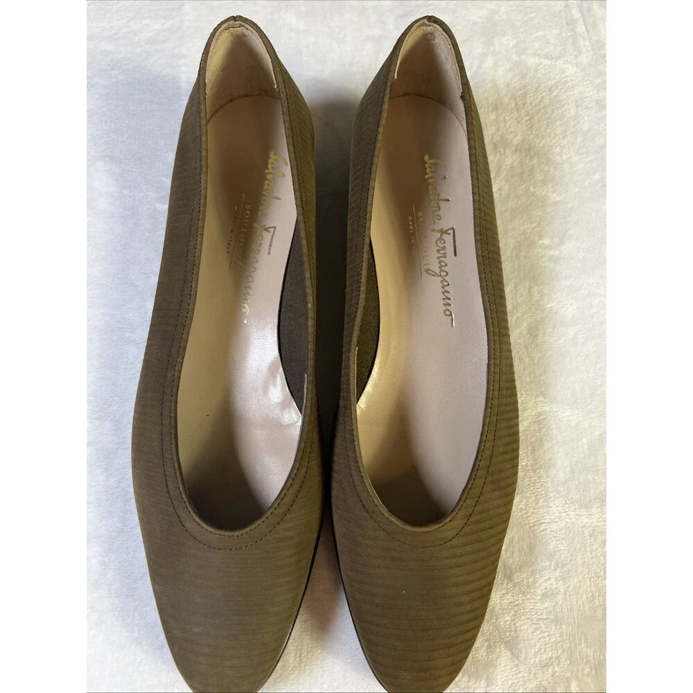 Salvatore Ferragamo Boutique Slip-On Dress Shoes Almond Toe Brown Size 8 Italy